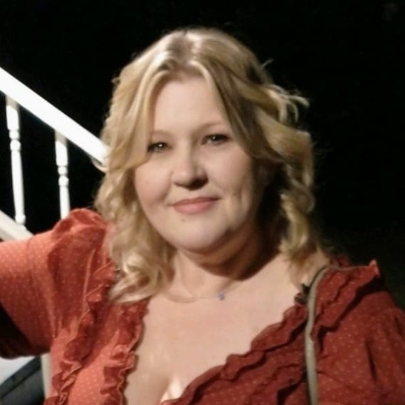 Meet your Posher, Lucinda - Picture 1 of 1